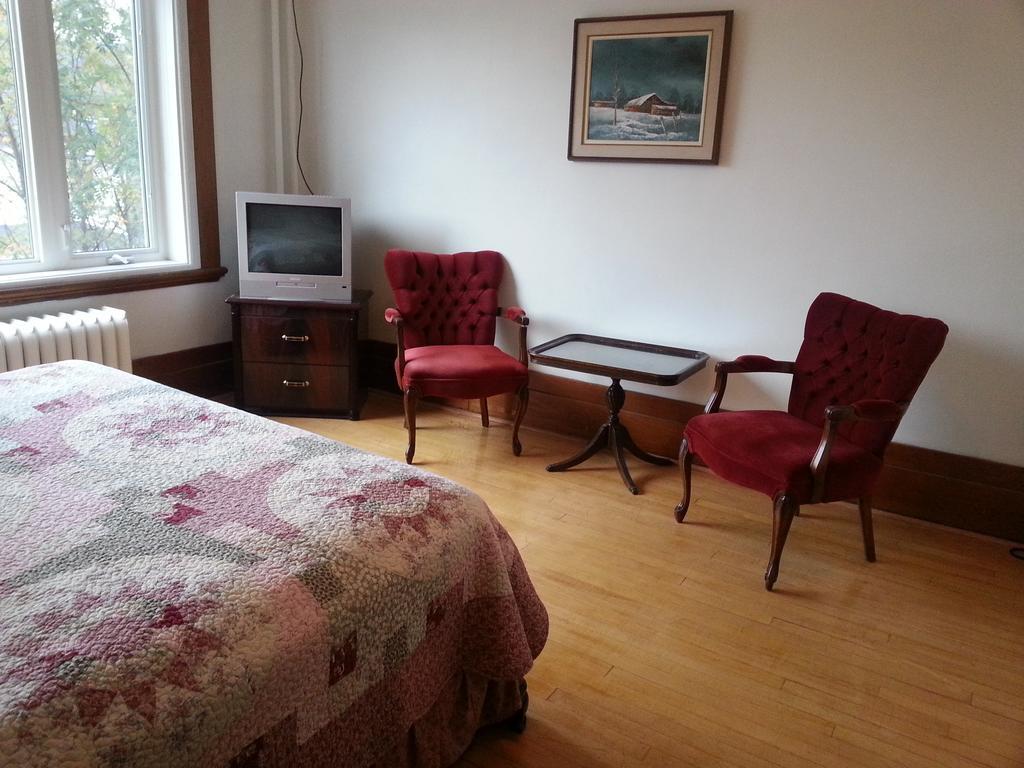 Le Petit Chateau Montebello B&B Zimmer foto