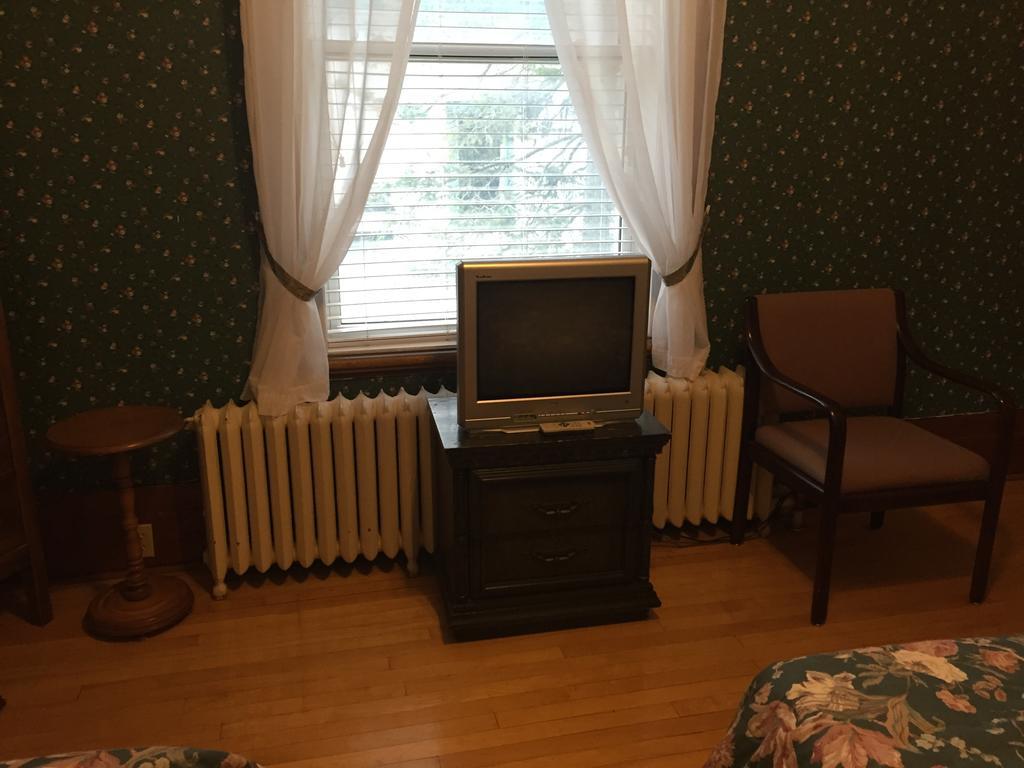 Le Petit Chateau Montebello B&B Zimmer foto