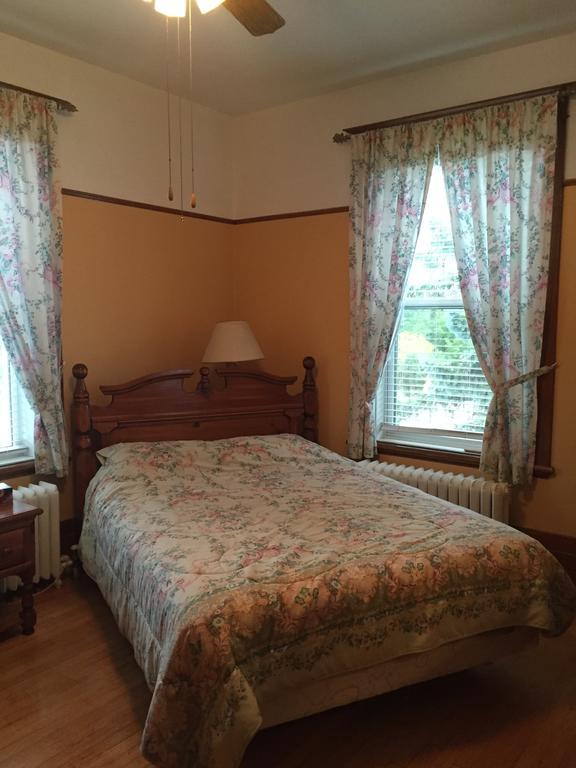 Le Petit Chateau Montebello B&B Zimmer foto